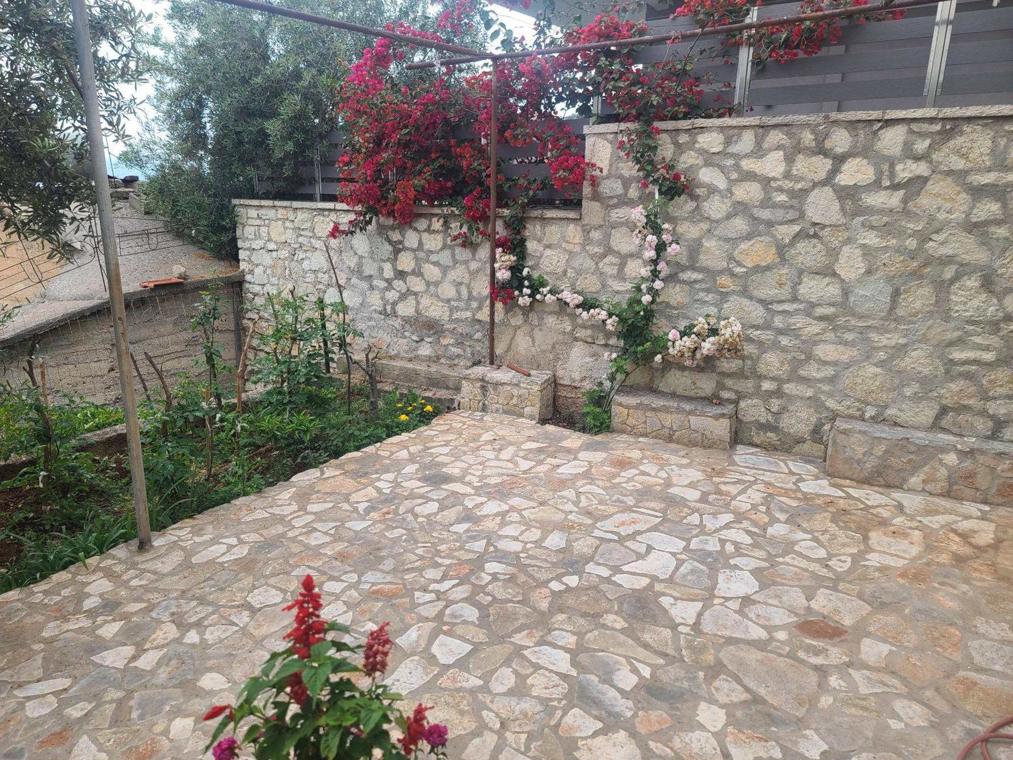 Hillside Garden Apartament Саранда Номер фото
